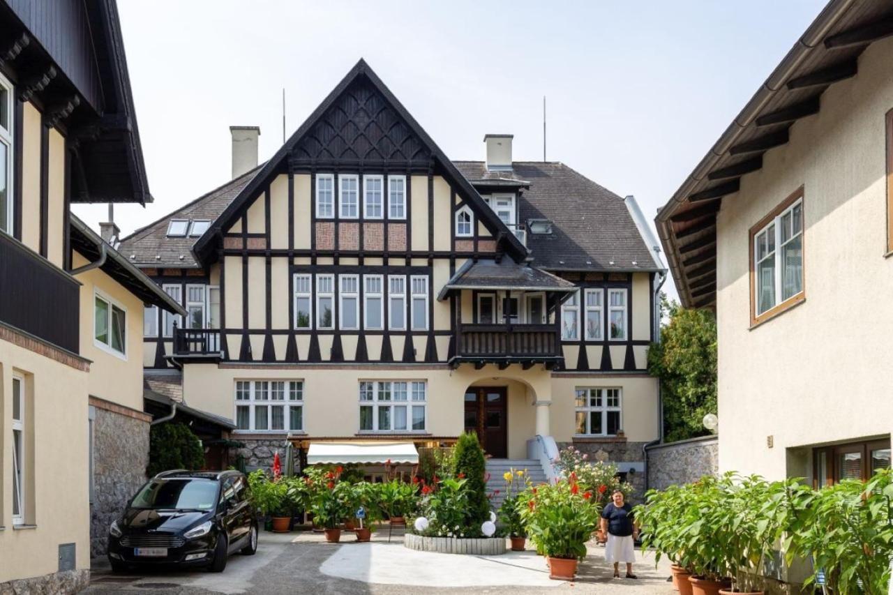 Haus Zu Den Zwei Eichen Homestay